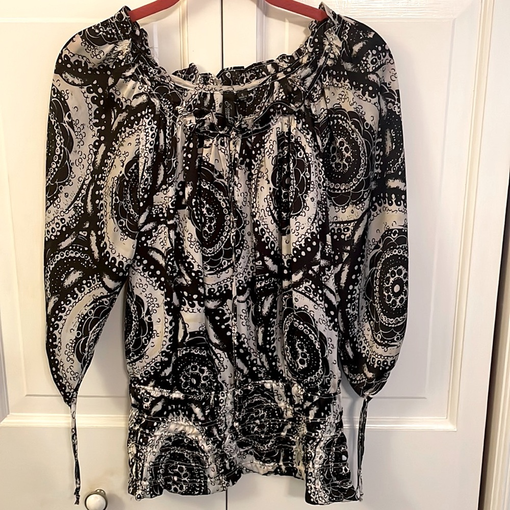 Essentials by Milano- Paisley Top - Size S